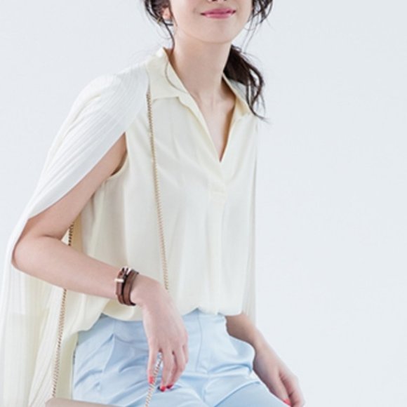 Buttercream Yellow Tunic Style Pop Over V Neck Short Sleeve Top NWOT - Picture 2 of 5